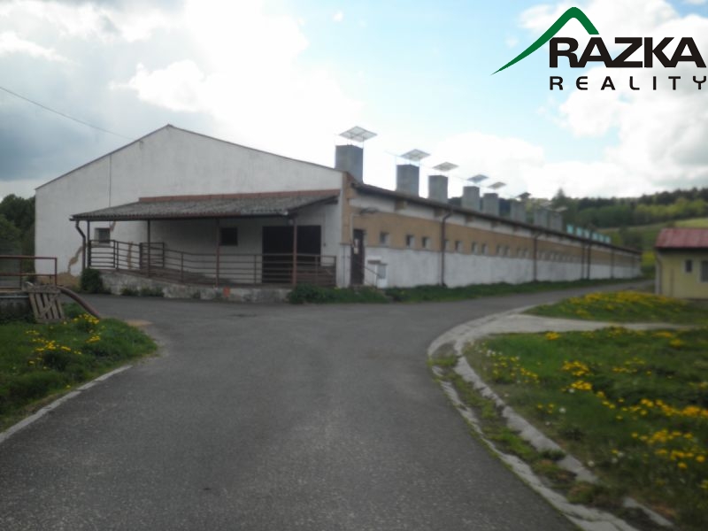 Zemědělský areál (2 ha) v obci Velké Dvorce, okr. Tachov - obrázek č.2