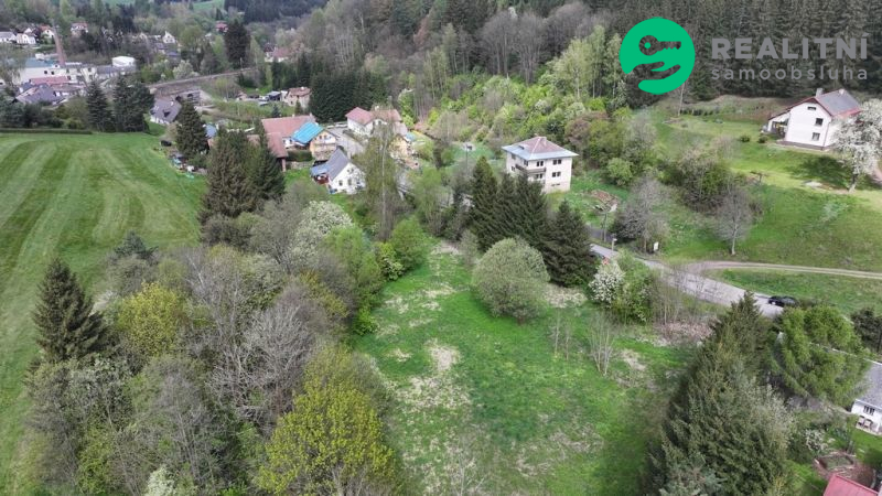 Rovinatá stavební parcela cca 350 m2 s rozlehlou zahradou - obrázek č.6
