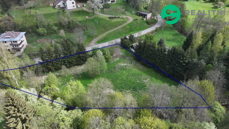 Rovinatá stavební parcela cca 350 m2 s rozlehlou zahradou - obrázek č.8