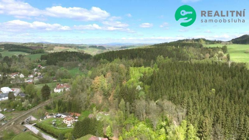 Rovinatá stavební parcela cca 350 m2 s rozlehlou zahradou - obrázek č.12
