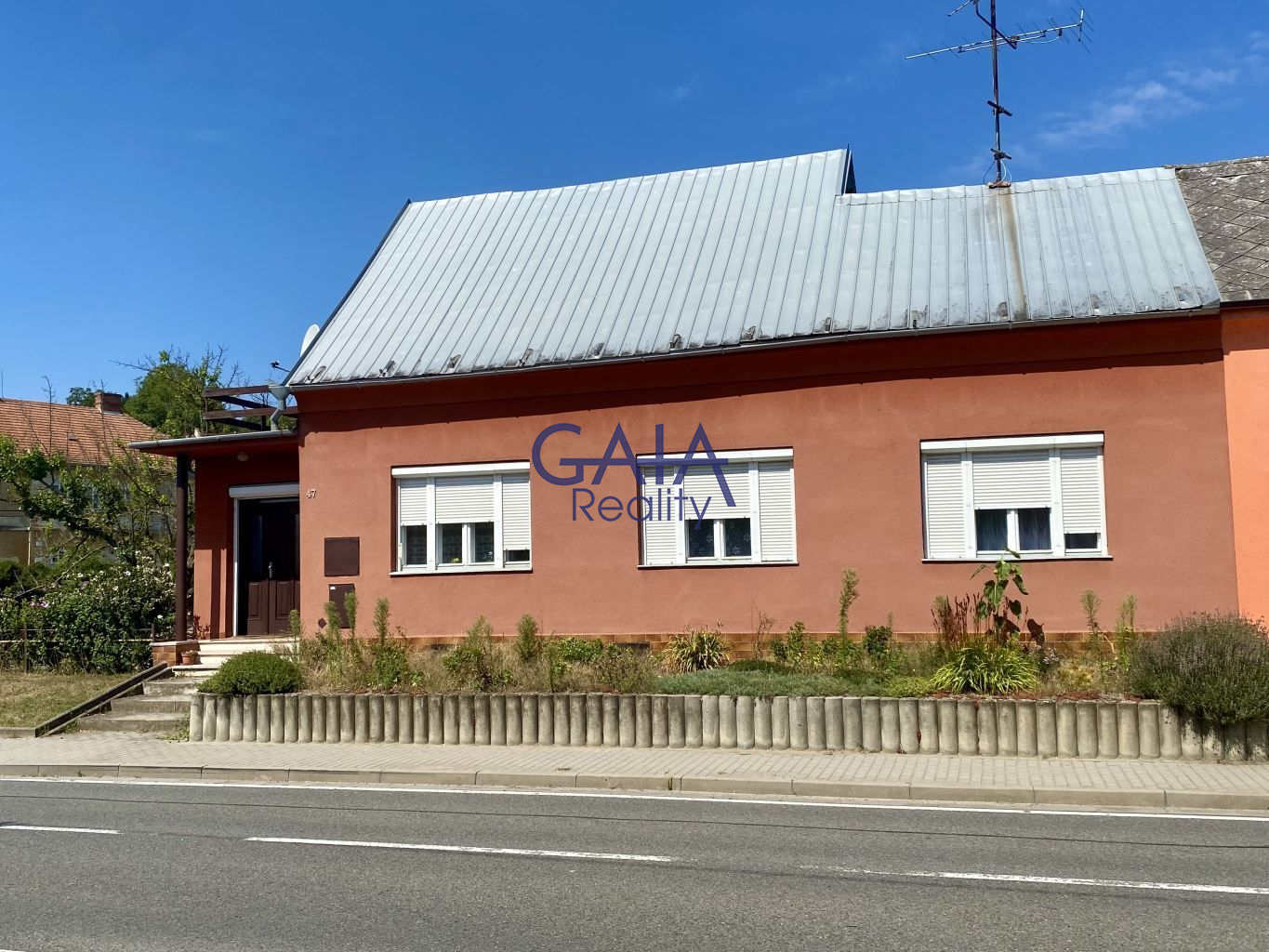 RD 2+1 Ježov bydlení možné hned - titulní obrázek--