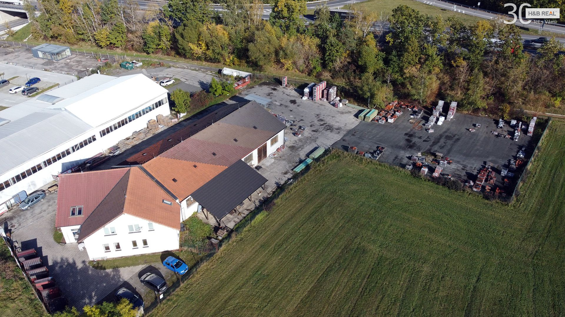 Skladový a prodejní areál okres Benešov - obrázek č.2