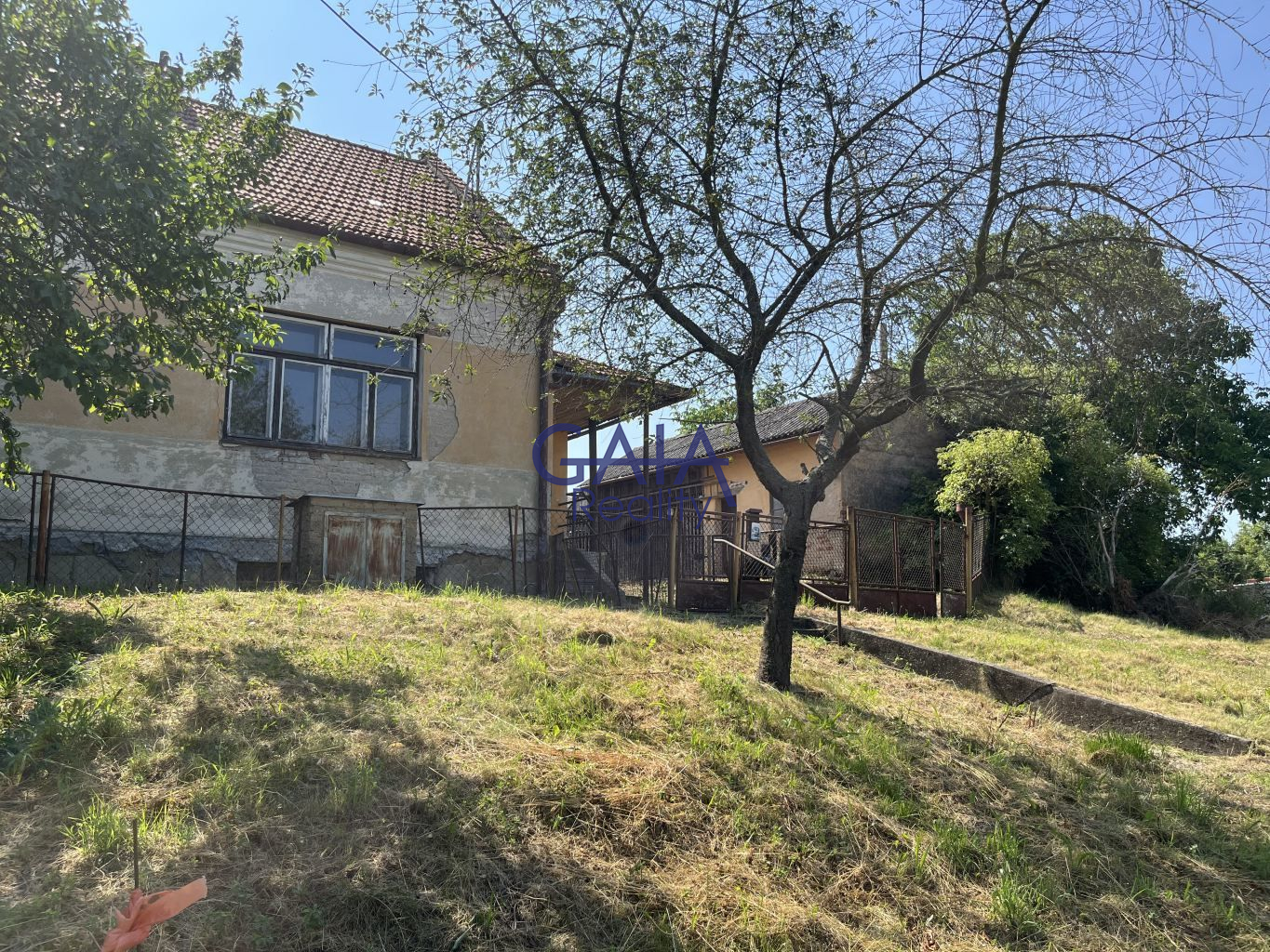 Prvorepublikový dům s možností citlivé rekonstrukce - obrázek č.25