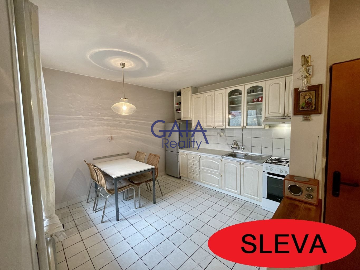 Ideální bydlení pro dvě generace nebo investice - titulní obrázek--