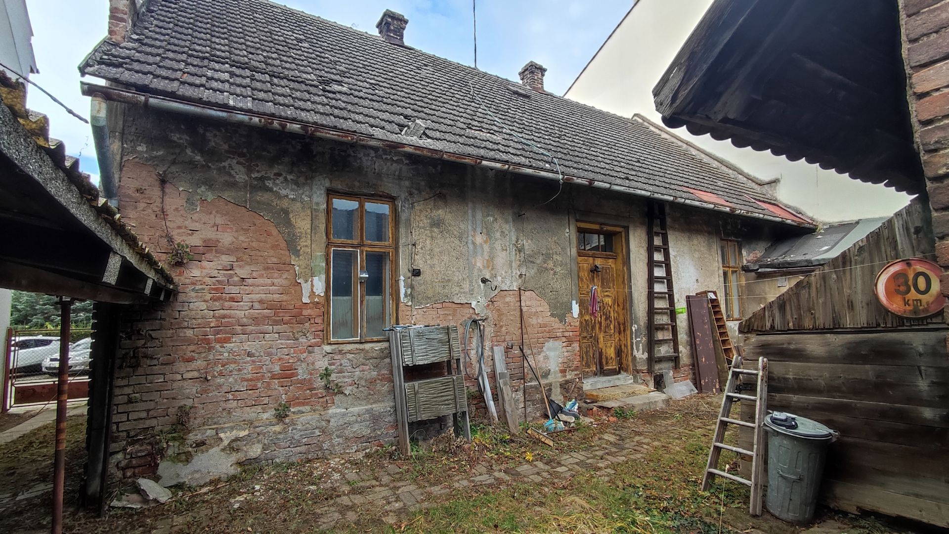Starší RD s pozemkem 612m2 v centru Hradce Král.- Horova ul. - obrázek č.8