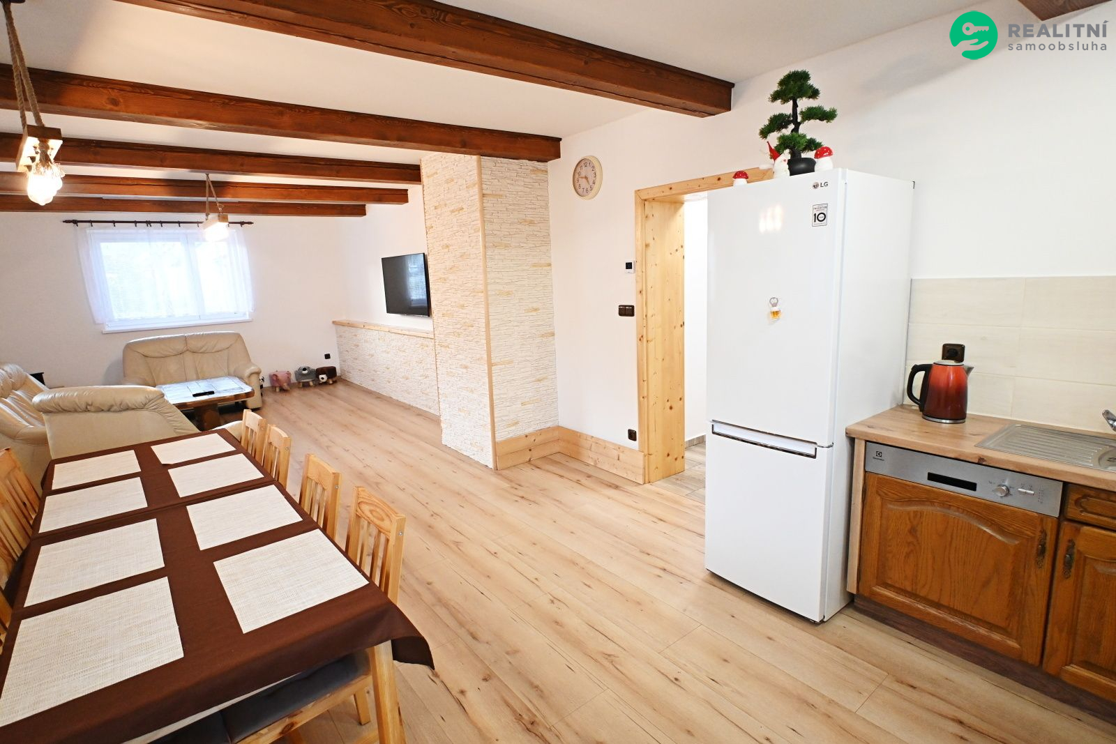 Prodej rodinného domu 142 m2, pozemek 818 m2. - obrázek č.8