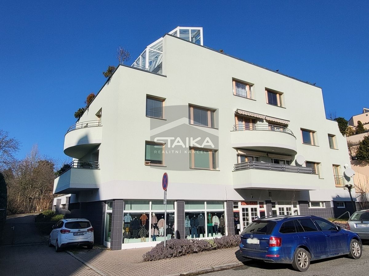 Prodej prostorného bytu 3+1 v Rychnově nad Kněžnou - titulní obrázek--
