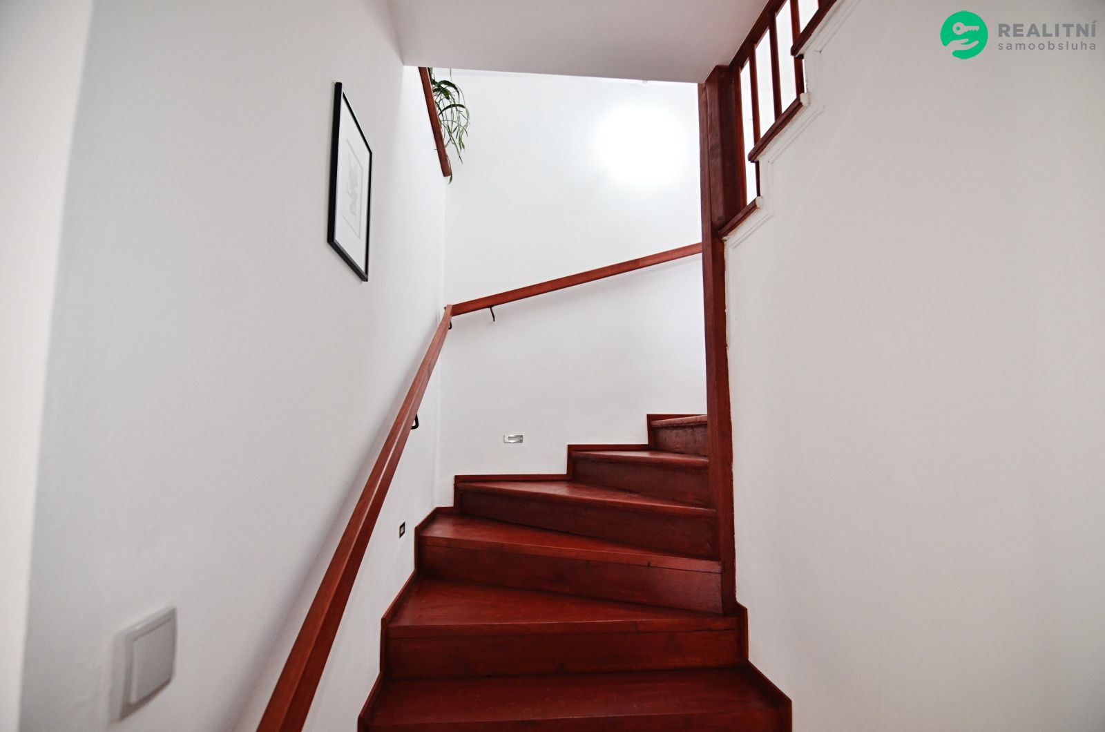 Prodej rodinného domu, 300 m², pozemek 922 m². - obrázek č.17