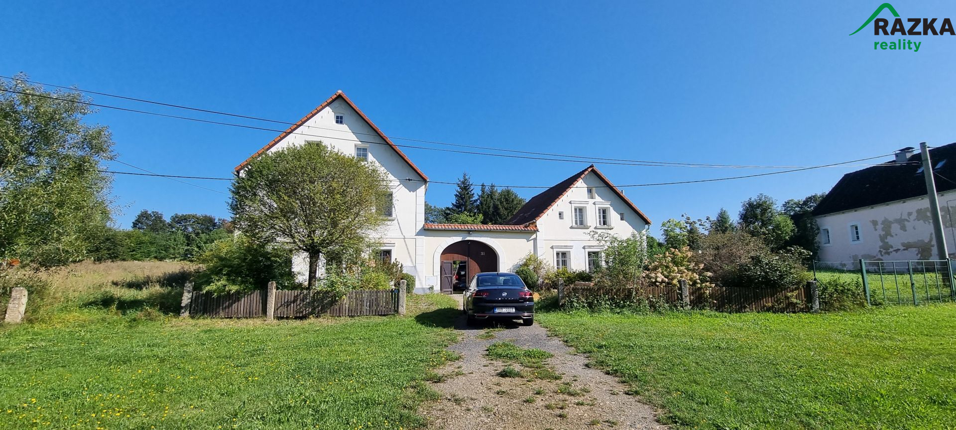 Zemědělská usedlost s rozlehlými pozemky - Dolní Jadruž - titulní obrázek--
