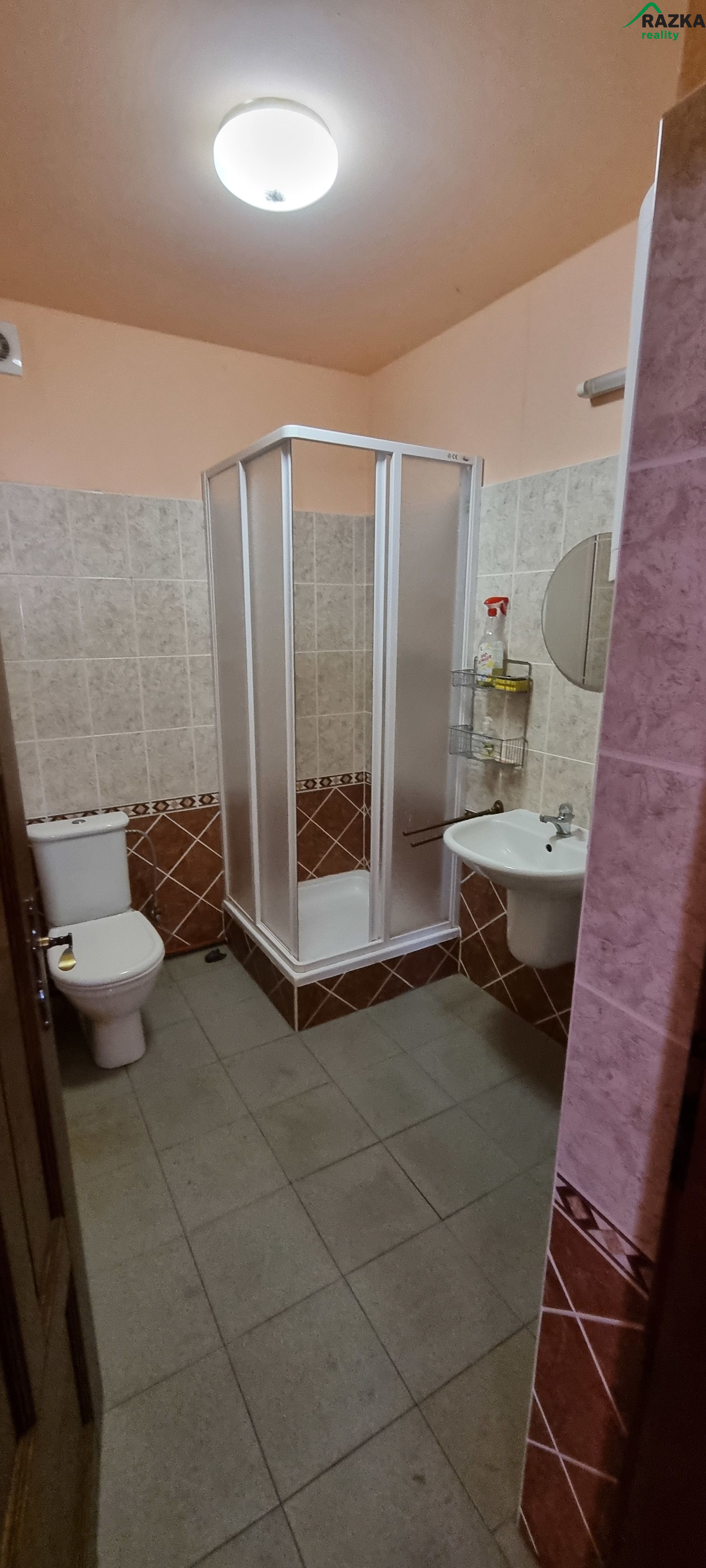 Zemědělská usedlost s rozlehlými pozemky - Dolní Jadruž - obrázek č.20