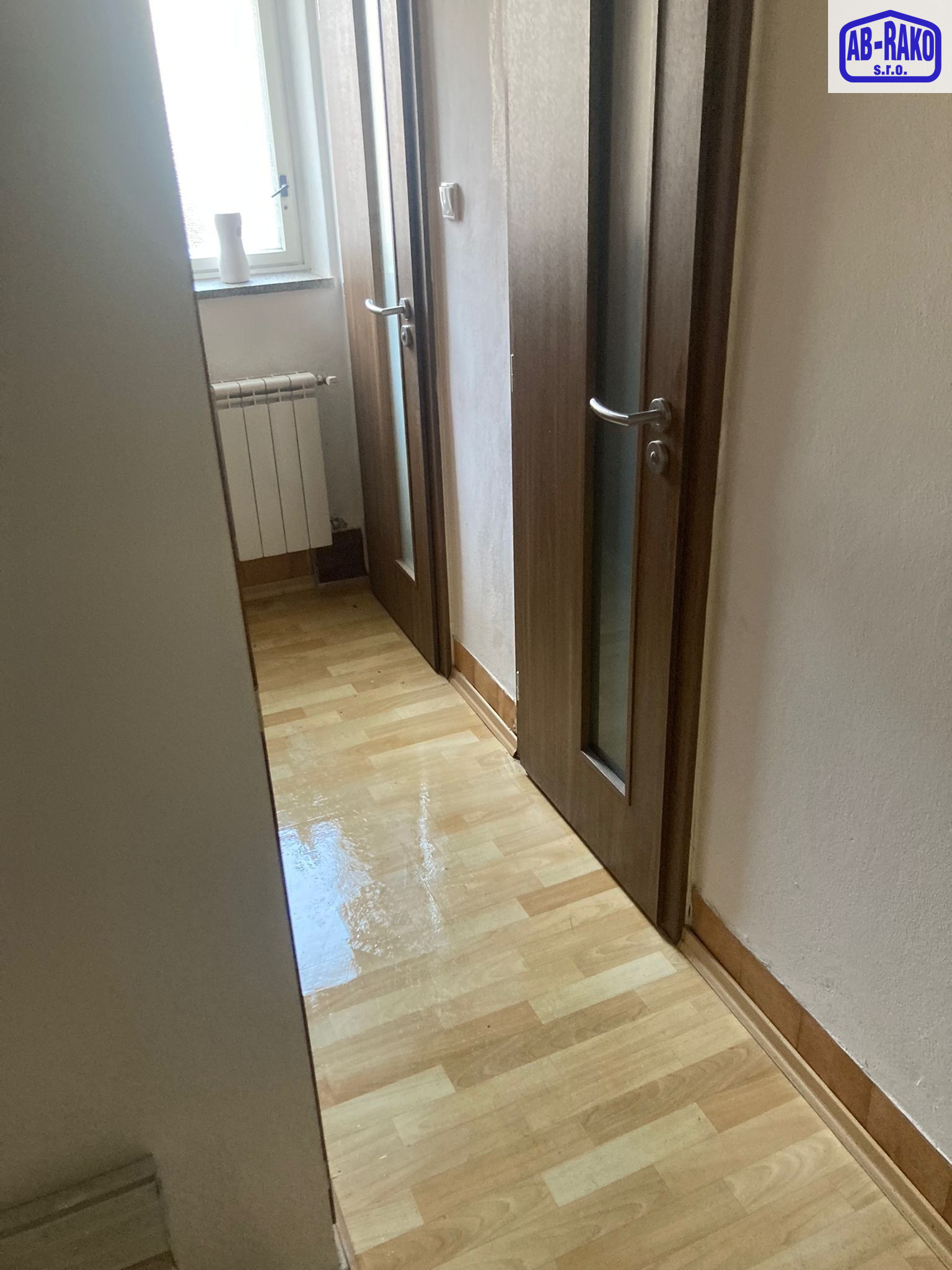 PRONÁJEM bytu 3+1 v přízemí zděného domu Jindř. Hradec - obrázek č.16