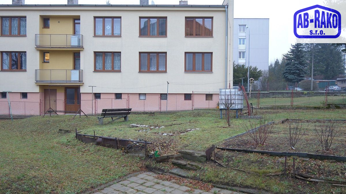 PRONÁJEM bytu 3+1 v přízemí zděného domu Jindř. Hradec - obrázek č.24