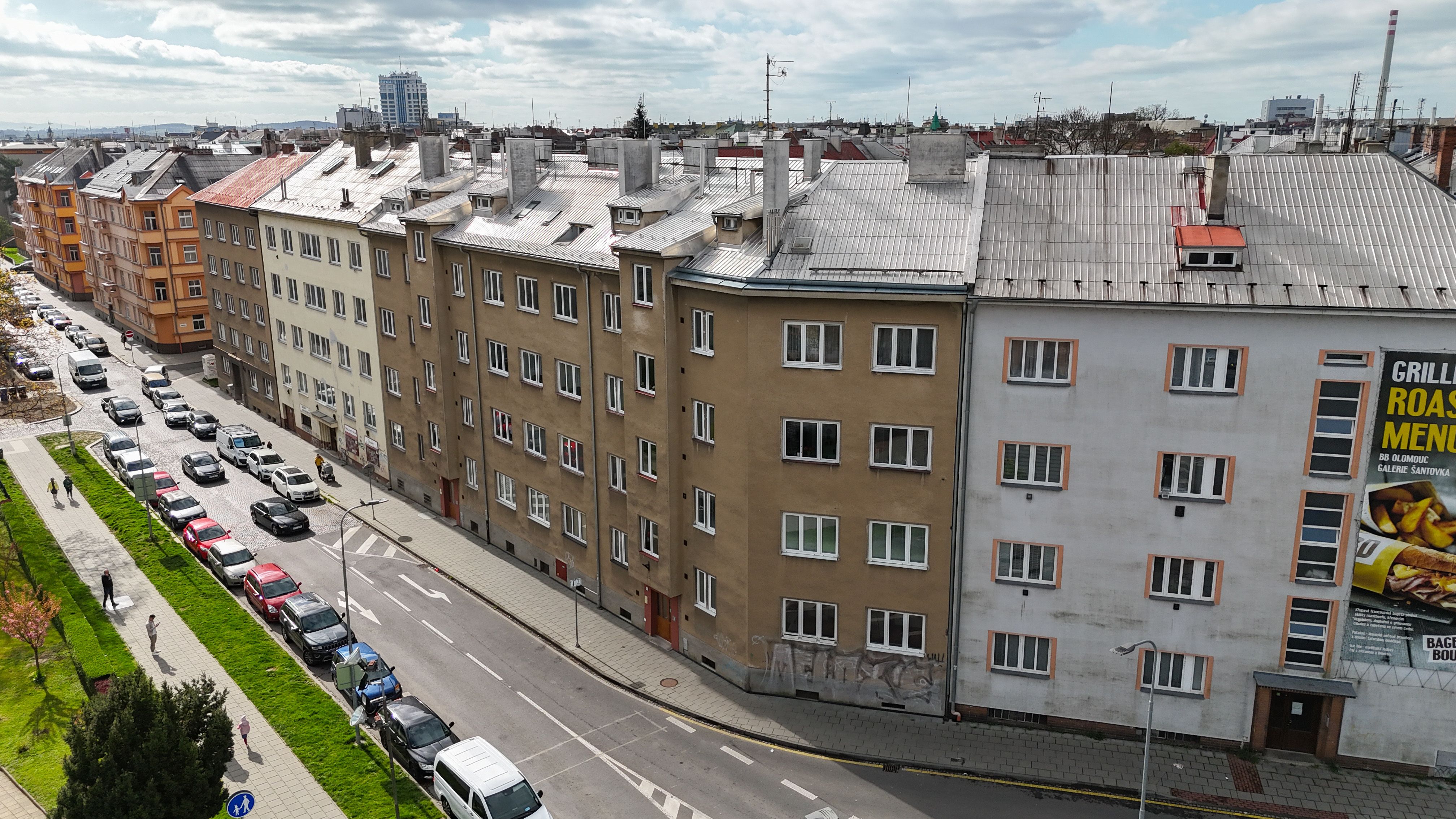 Prodej cihlového bytu 3+1 v Olomouci, na Gorazdově náměstí - titulní obrázek--