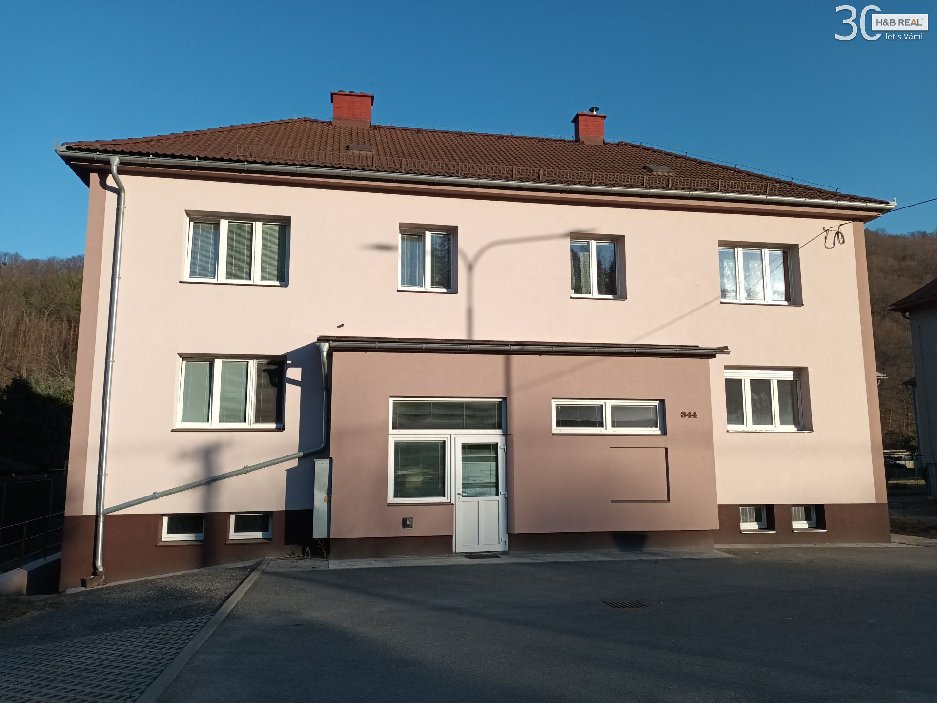 Prodej komerčního prostoru Vsetín - titulní obrázek--