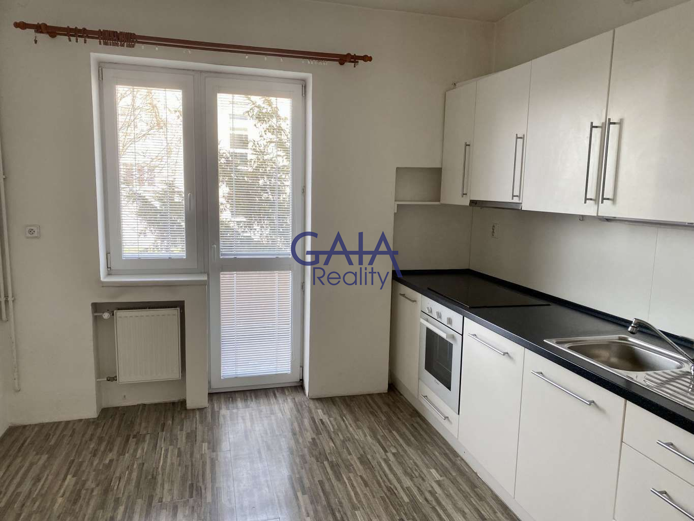 Pronájem prostorného bytu 2+1 (73 m²) blízko centra - obrázek č.4