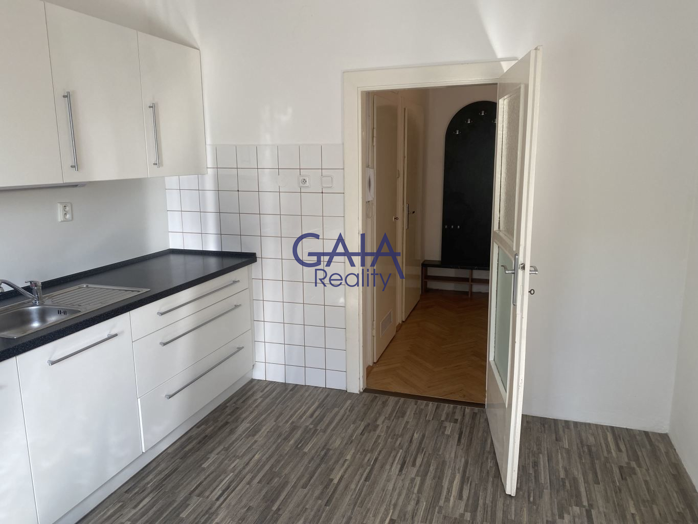 Pronájem prostorného bytu 2+1 (73 m²) blízko centra - obrázek č.6