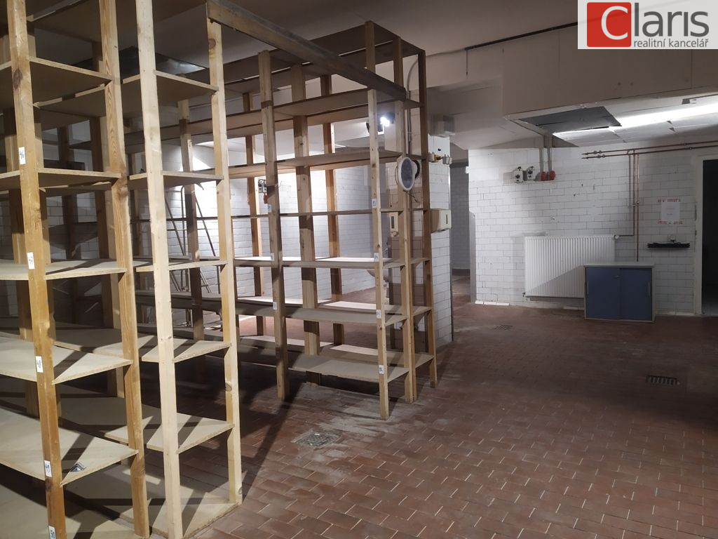 Pronájem skladového prostoru v Petřvaldu u Nového Jičína - titulní obrázek--