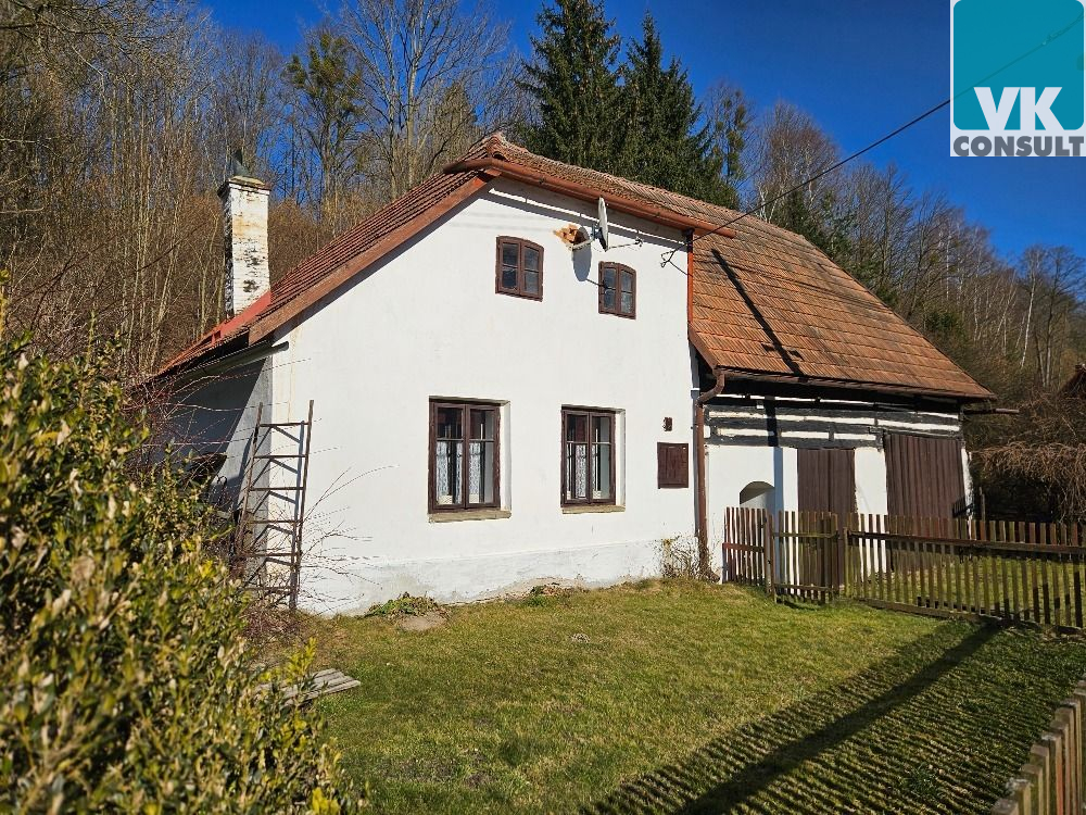 Prodej domu se zahradou 1032 m2 v obci Trstěnice - obrázek č.1