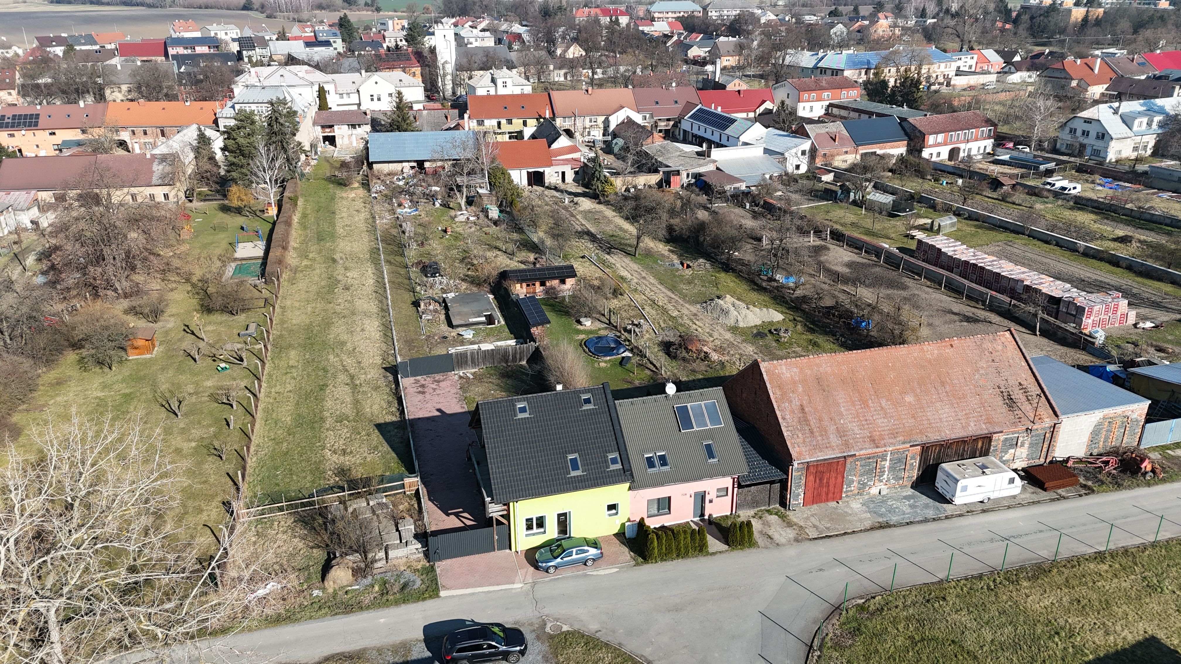 Prodej stav. pozemku v Olomouci - Chválkovicích, 1.360 m2 - titulní obrázek--