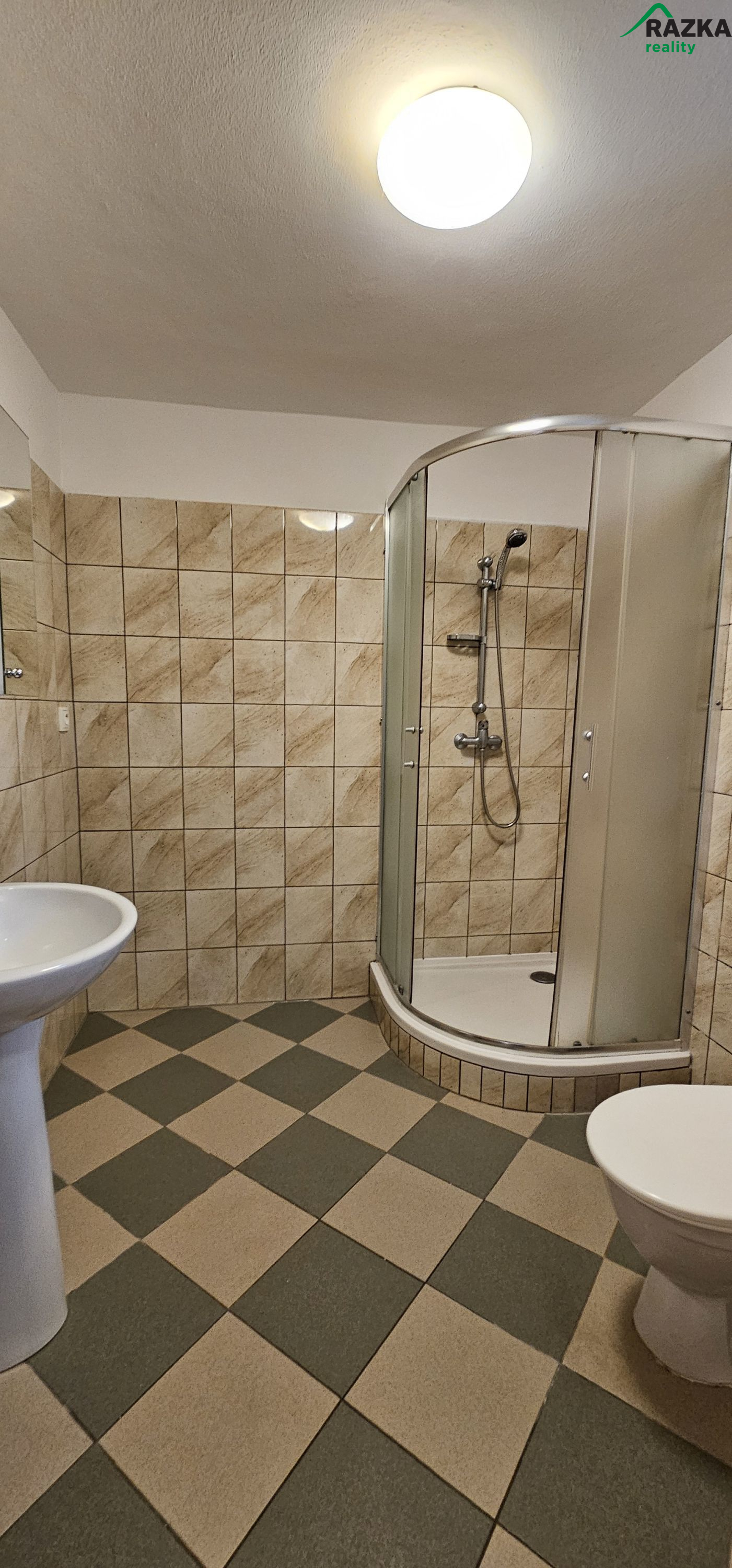 Mezonetový byt 3+1 se zahradou Studánka, okr. Tachov - obrázek č.8