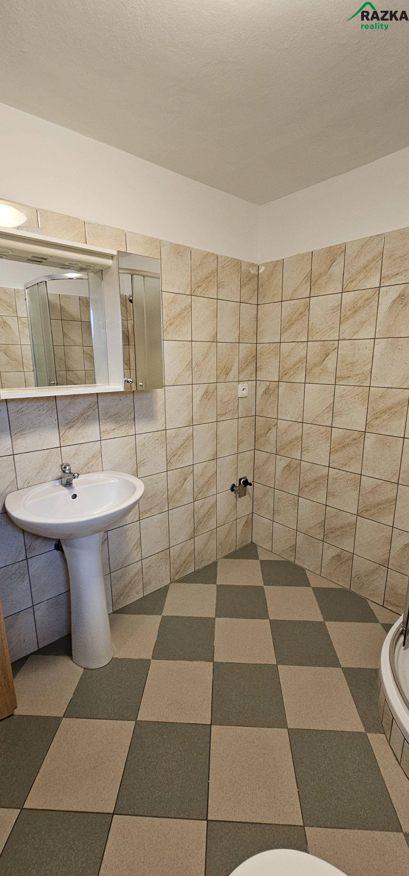 Mezonetový byt 3+1 se zahradou Studánka, okr. Tachov - obrázek č.10