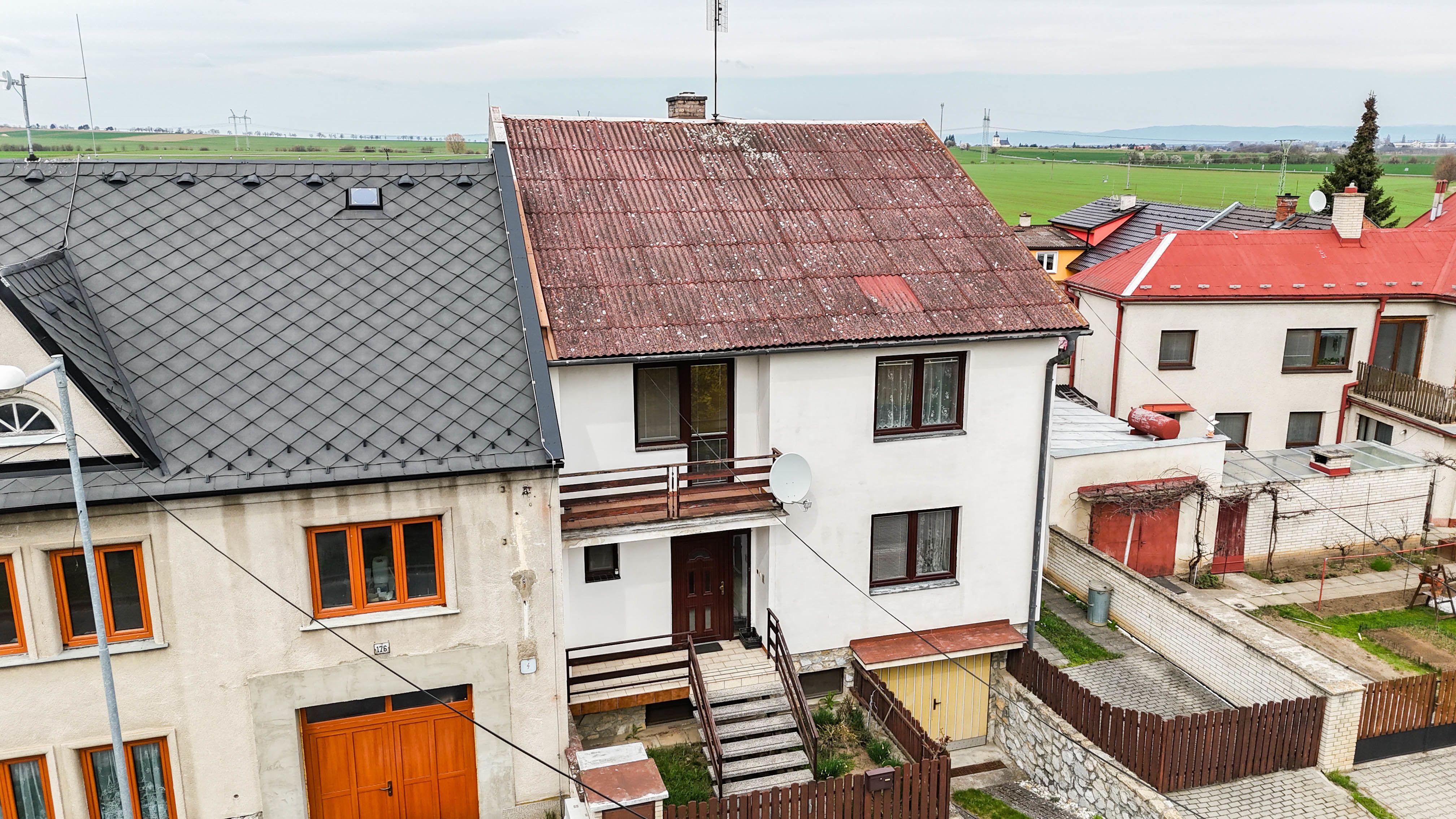 Prodej prostorného RD se zahradou a garáží v Náměšti na Hané - obrázek č.2