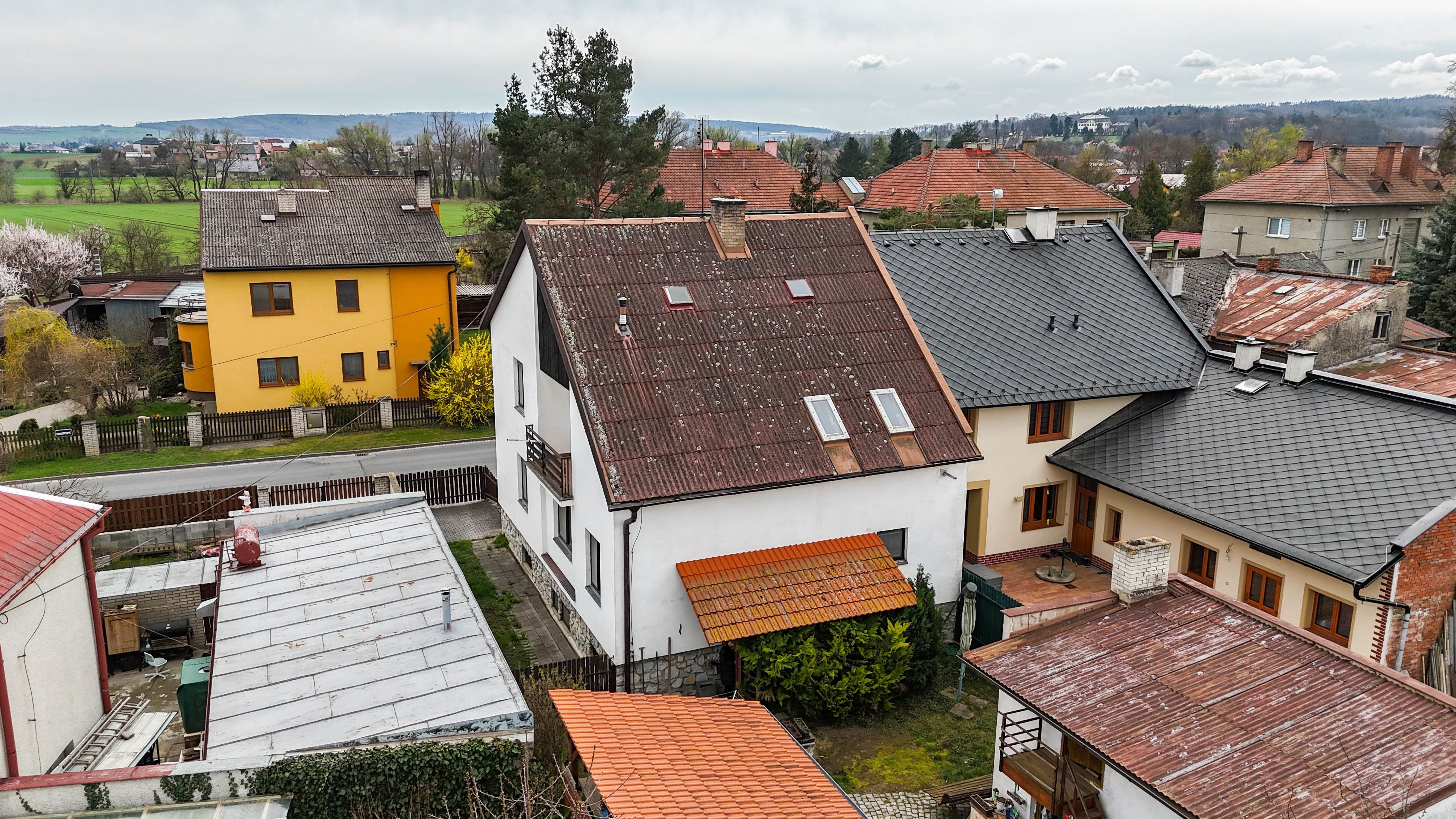 Prodej prostorného RD se zahradou a garáží v Náměšti na Hané - obrázek č.3