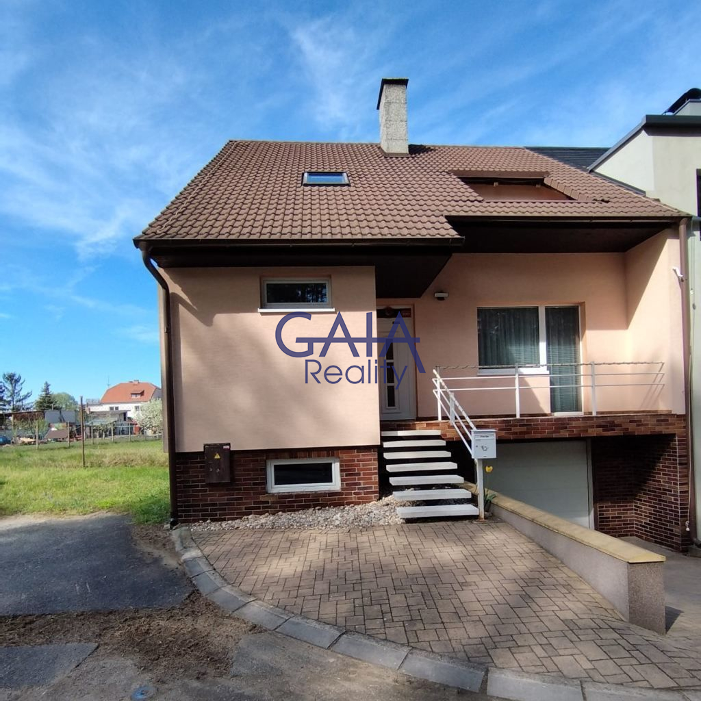 Dům u lesa, bazén, vlastní studna, dobrá dostupnost do Brna - obrázek č.2