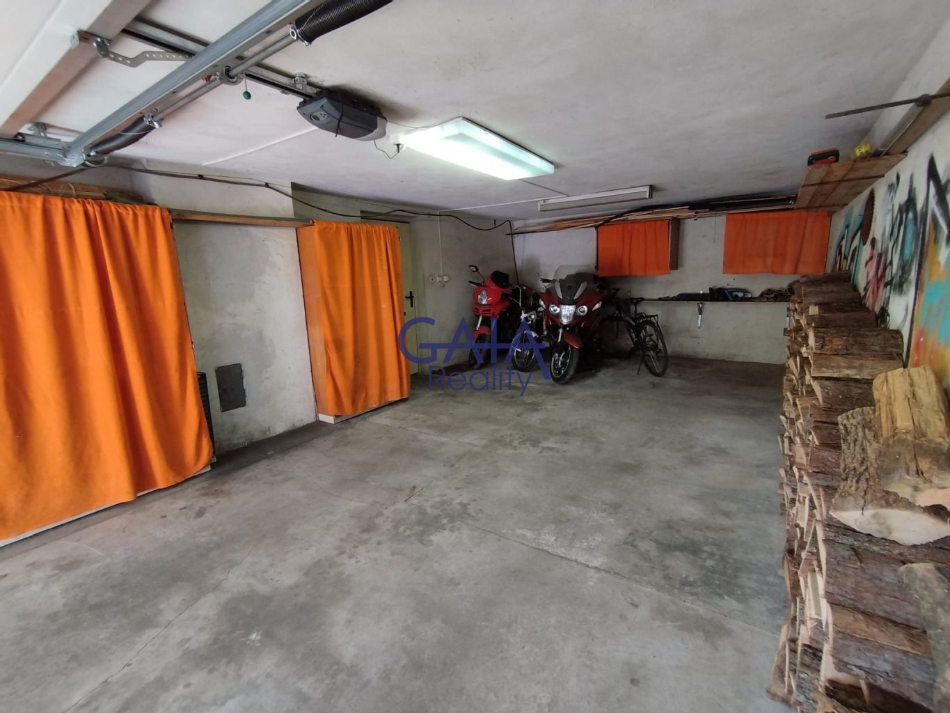 Dům u lesa, bazén, vlastní studna, dobrá dostupnost do Brna - obrázek č.22