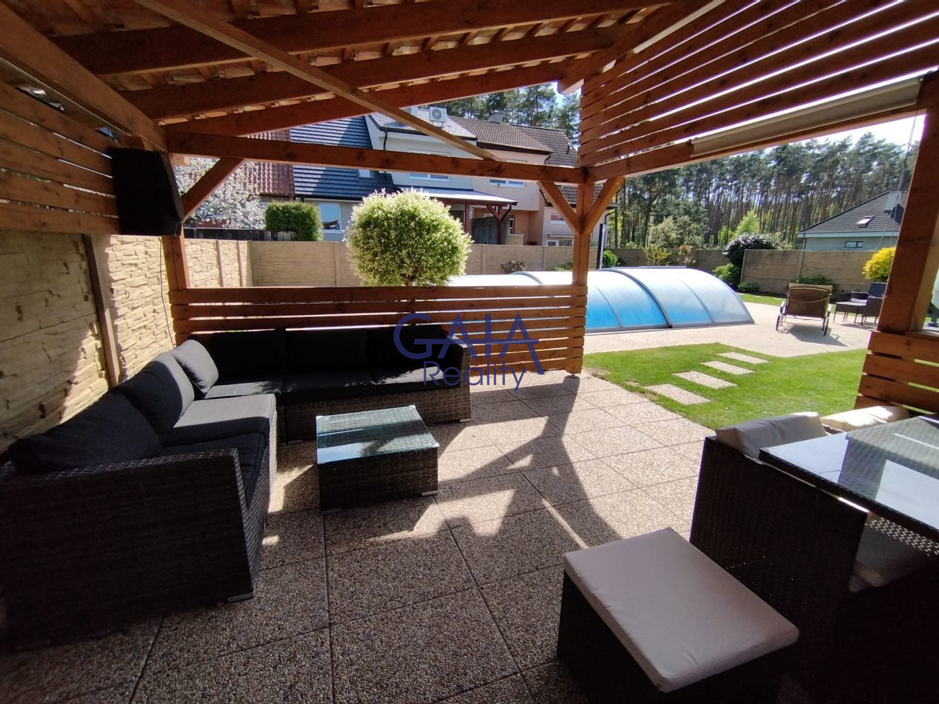 Dům u lesa, bazén, vlastní studna, dobrá dostupnost do Brna - obrázek č.23