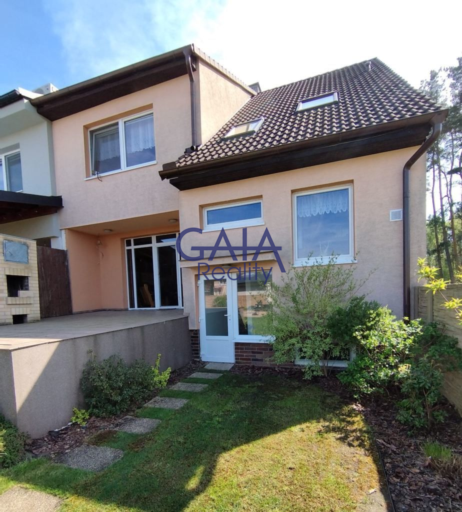 Dům u lesa, bazén, vlastní studna, dobrá dostupnost do Brna - obrázek č.24