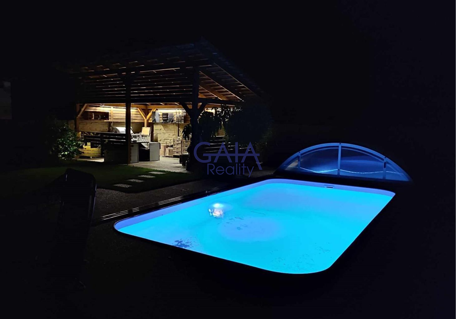 Dům u lesa, bazén, vlastní studna, dobrá dostupnost do Brna - obrázek č.29