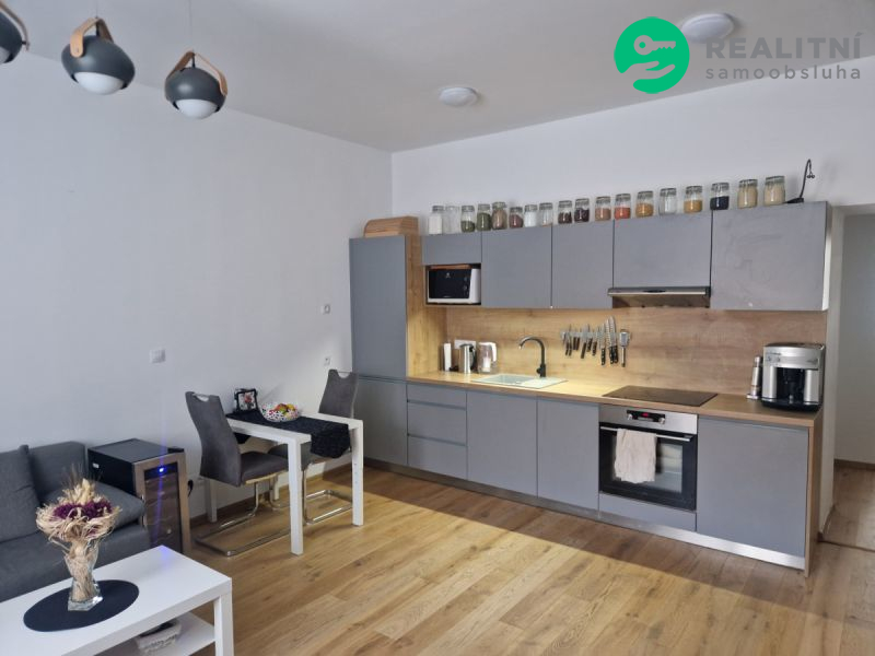 Prodej bytu 3+kk 64 m² Břeclav, Riegrova - obrázek č.2