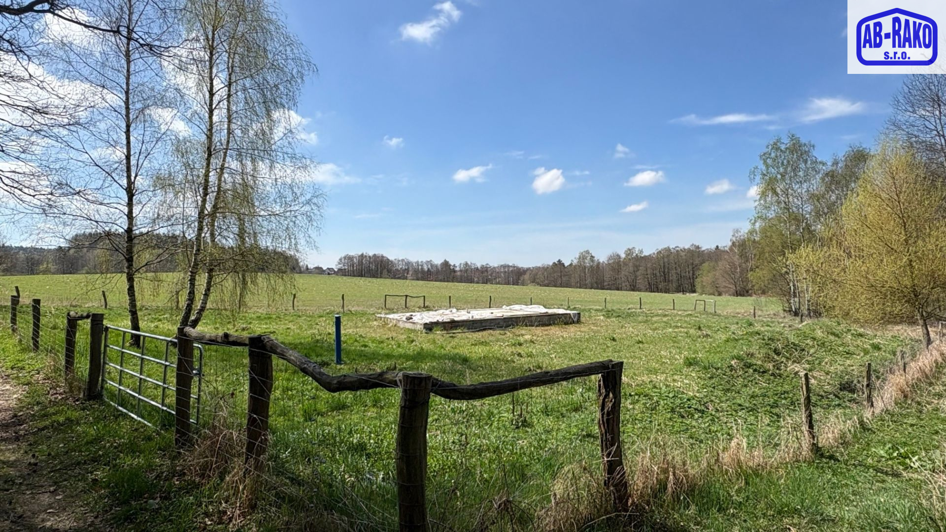 Jedinečný pozemek se základovou deskou na unikátním místě - obrázek č.2