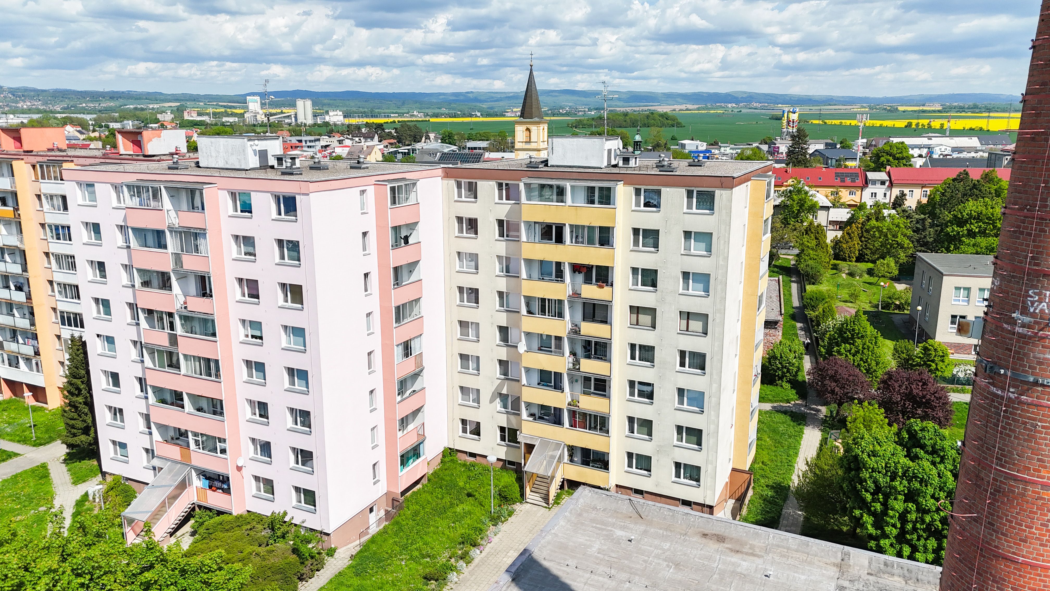 Prodej panelového bytu 3+1 k rekonstrukci, ul. U Cukrovaru - titulní obrázek--