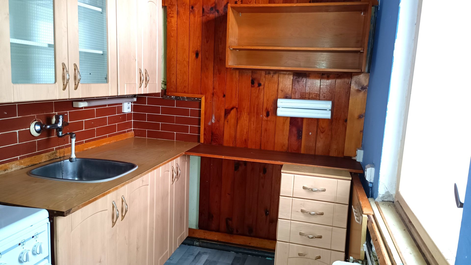 Byt 3+1 s lodžií, sklepem, kolnou a oploceným dvorem - obrázek č.8