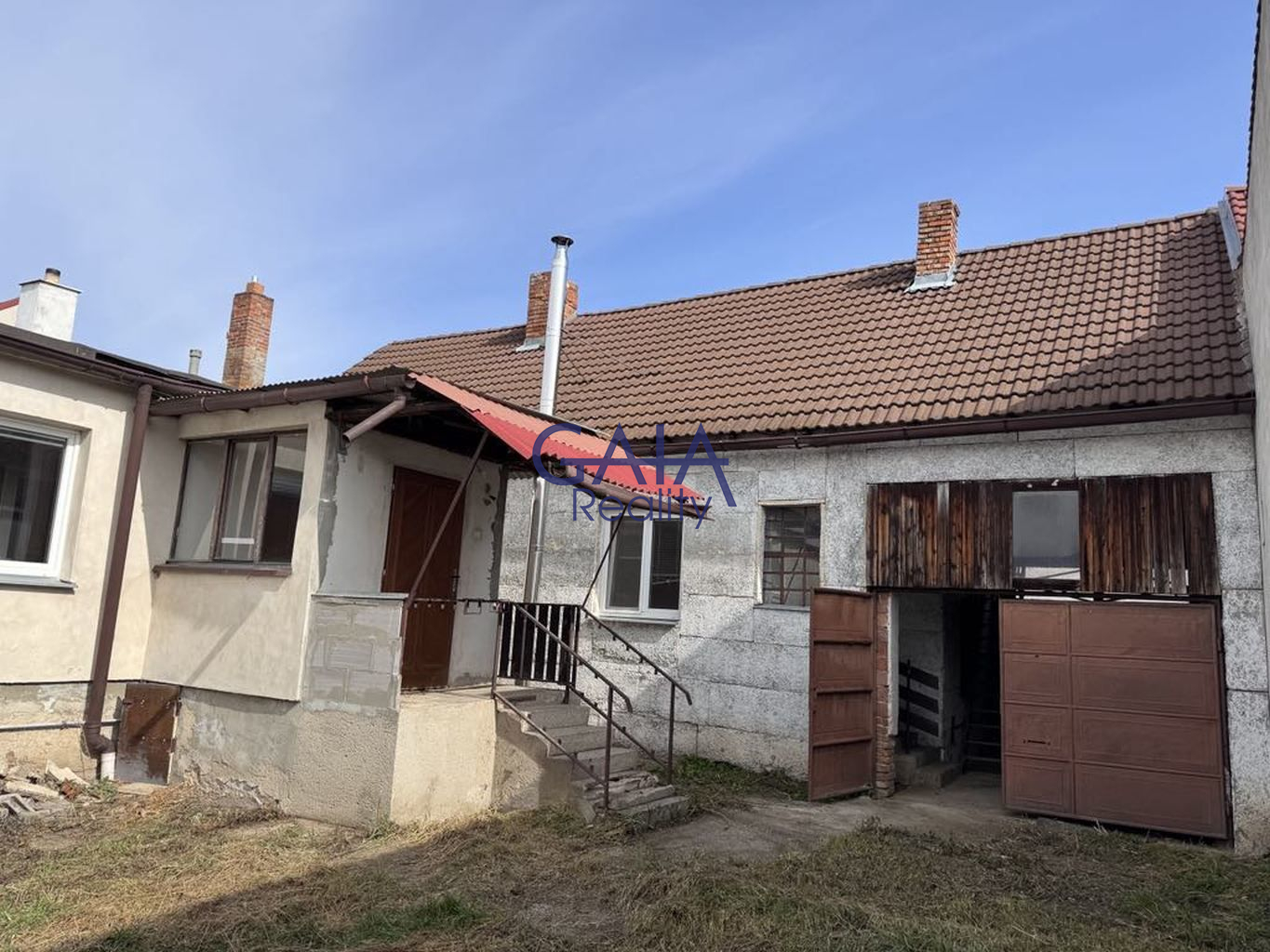 Rod. dům 4+2 se dvěma byt. jednotkami a velkou zahradou - obrázek č.2