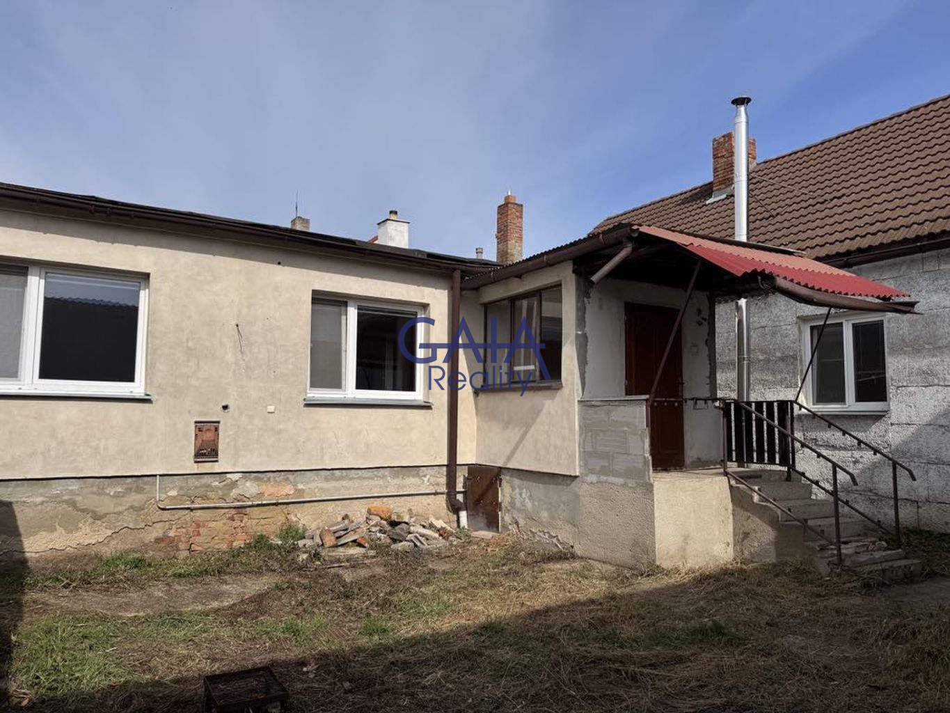 Rod. dům 4+2 se dvěma byt. jednotkami a velkou zahradou - obrázek č.3