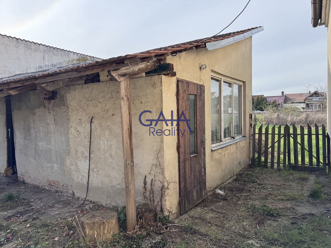 Rod. dům 4+2 se dvěma byt. jednotkami a velkou zahradou - obrázek č.6