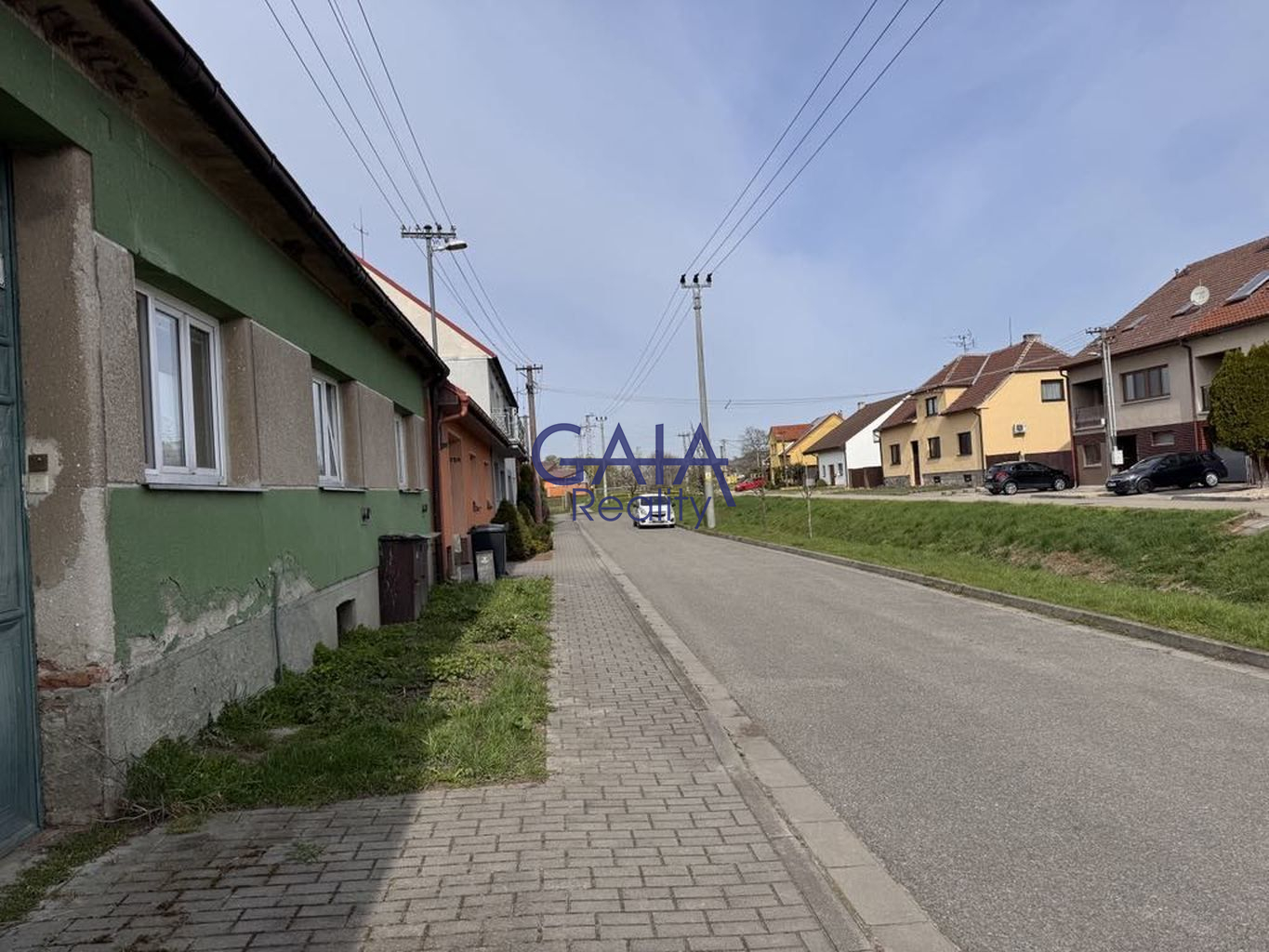 Rod. dům 4+2 se dvěma byt. jednotkami a velkou zahradou - obrázek č.23