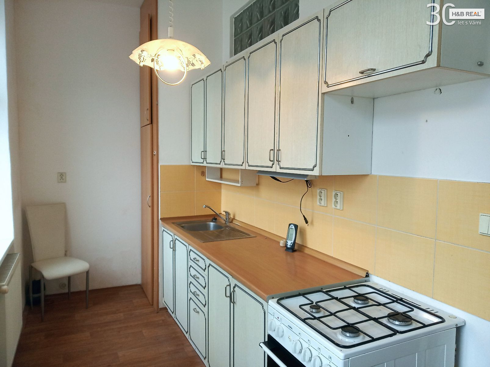 Pronájem zděného rek. bytu 1+1 (Hranice, 44 m2) - titulní obrázek--