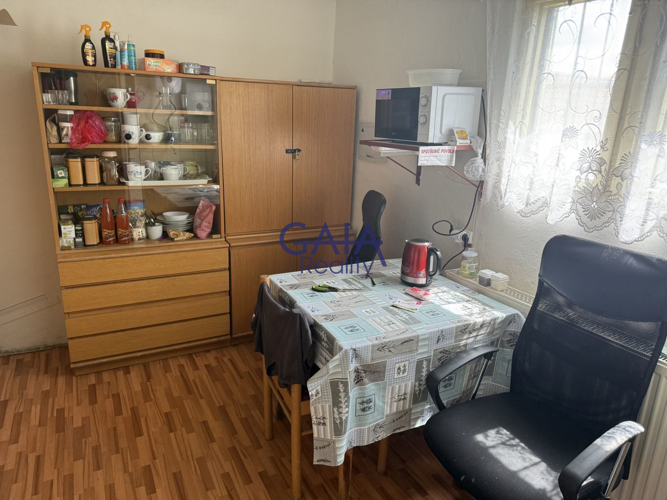 Obchodní prostor – u frekventované silnice a obchodní zóny - obrázek č.4