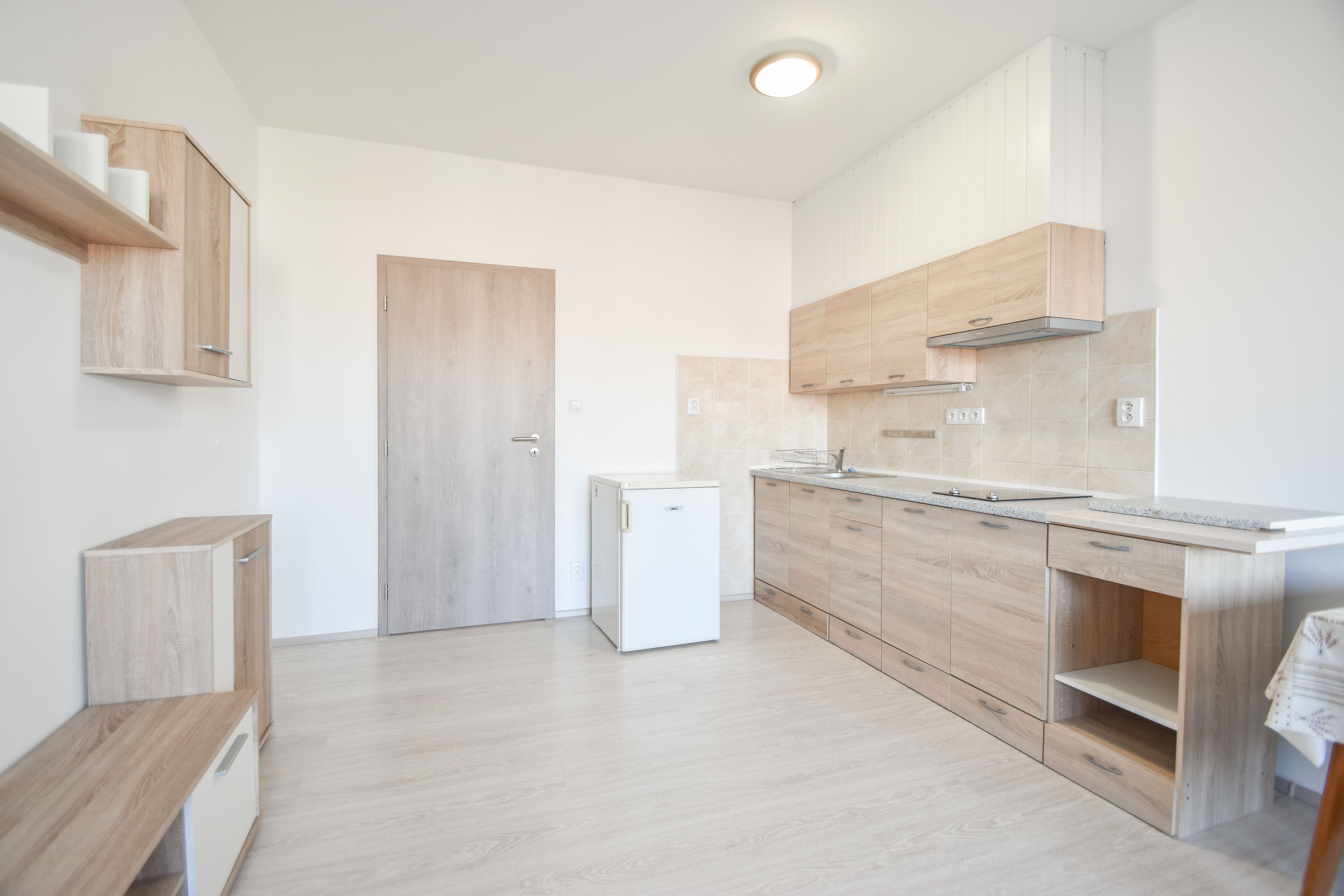 Pronájem bytu 1+kk, ul. Edvarda Beneše, Olomouc - obrázek č.2