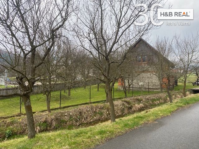 Prodej rozestavěného rodinného domu Huslenky - titulní obrázek--