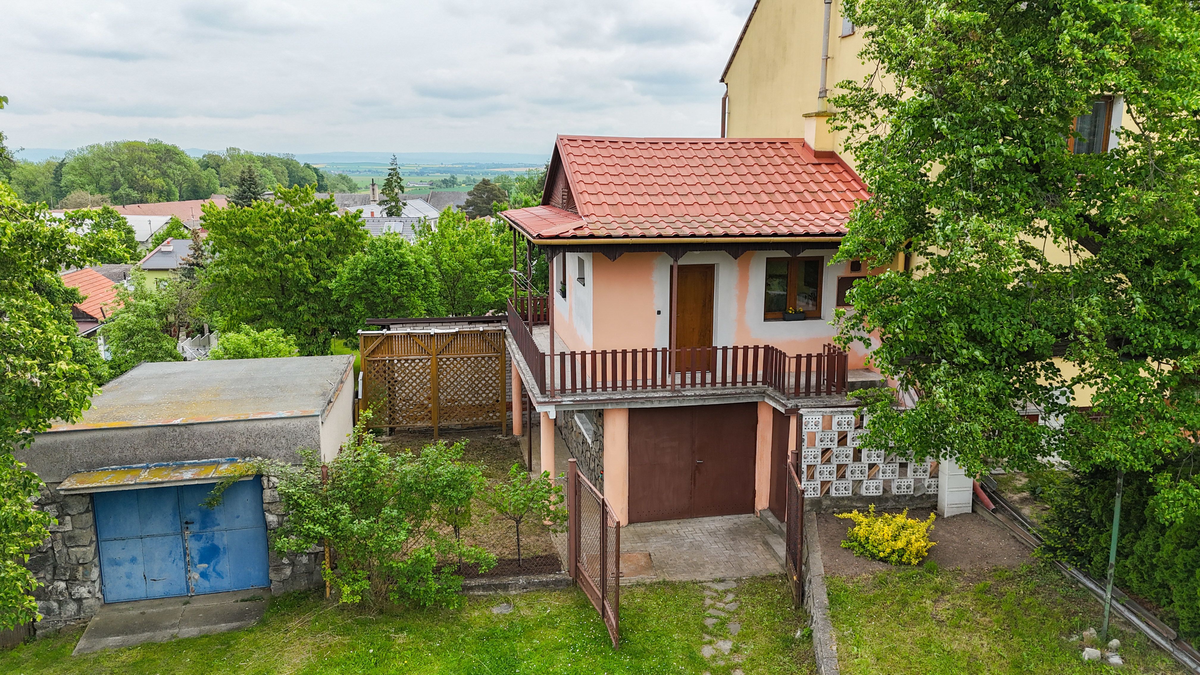 Prodej zděné chaty 1+1 v obci Drahanovice - titulní obrázek--