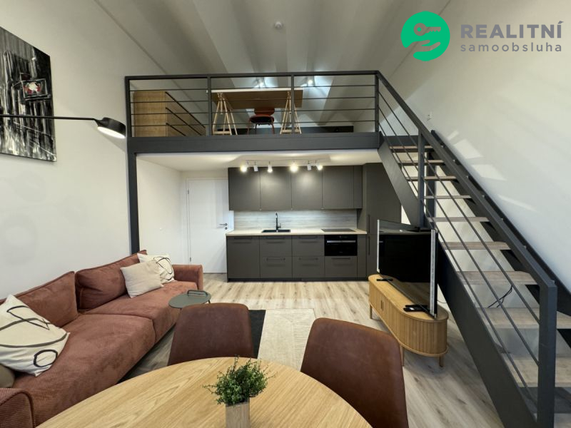 stylovy_loft_2+kk_po_designove_rekonstrukci_na_kubanskem_namesti