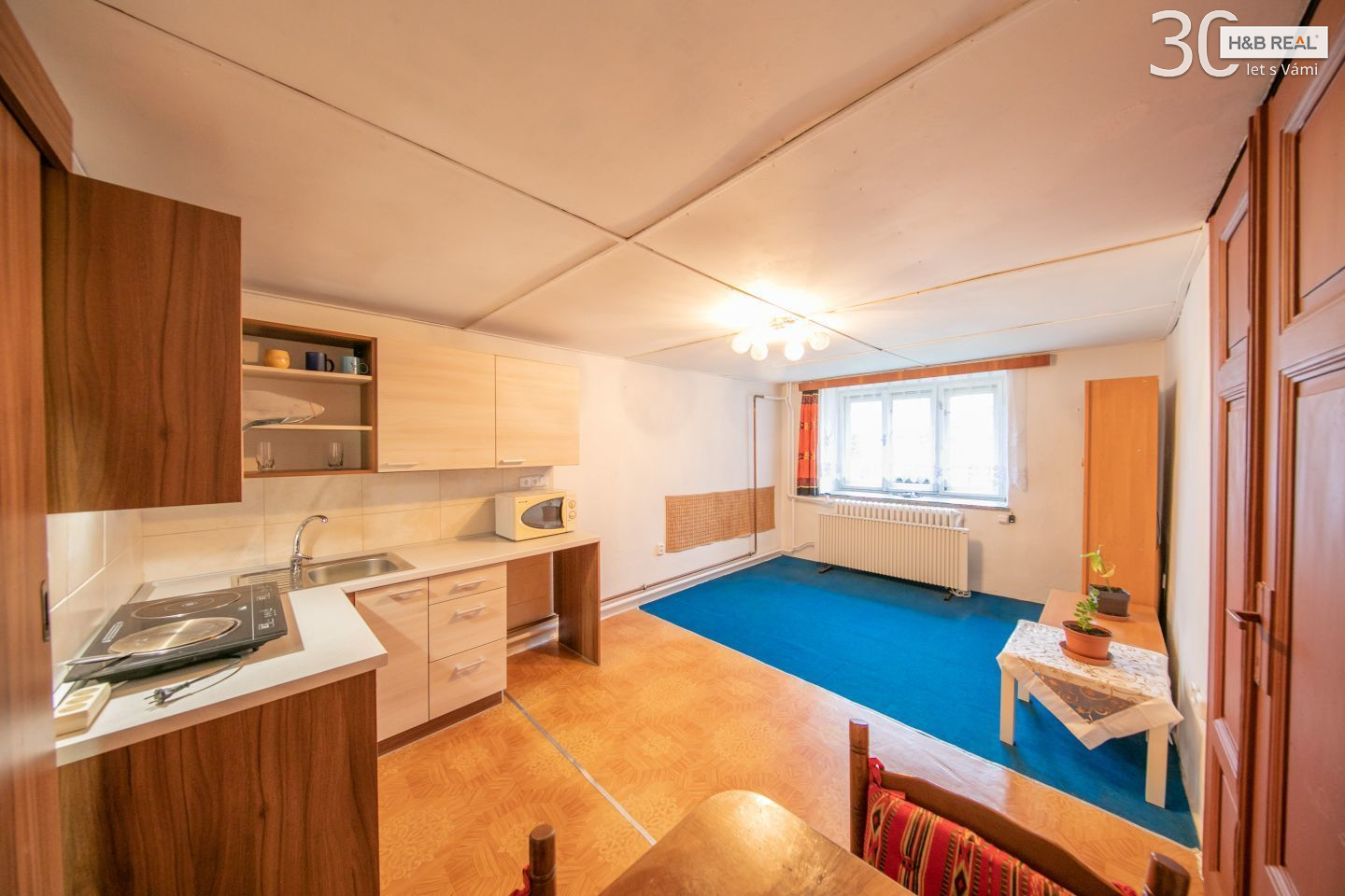 Pronájem zděného rek. bytu 1+KK (Drahotuše, 24 + 10 m2) - titulní obrázek--