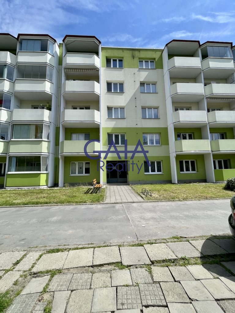 Hezký byt s lodžií v klidné části města - obrázek č.14