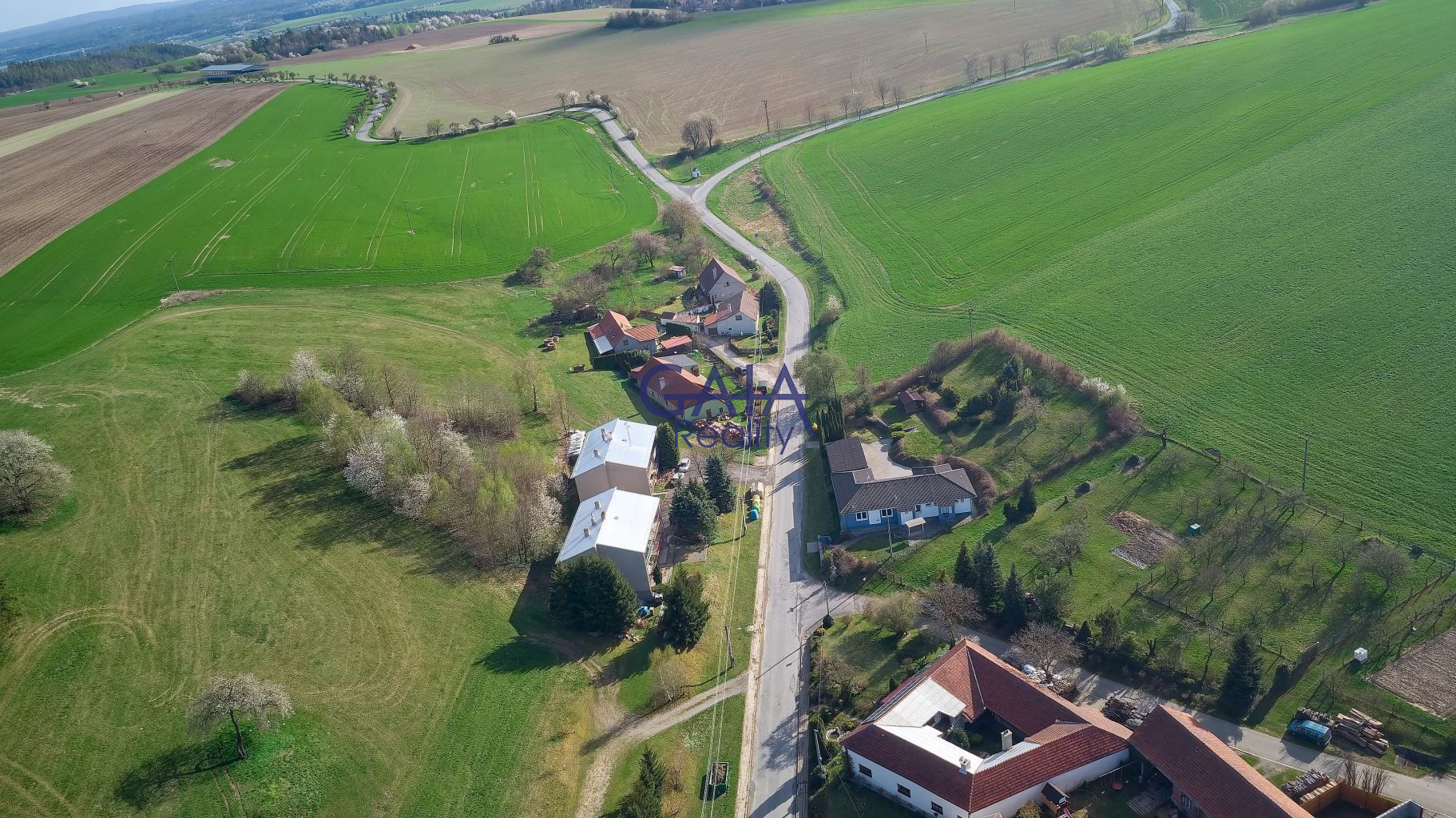 Rodinný dům v srdci přírody s garáží a dílnou - obrázek č.21