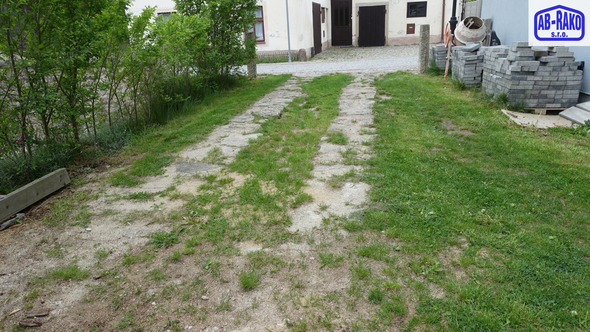 Netradiční zmodernizovaný RD u centra N. Bystřice - obrázek č.24